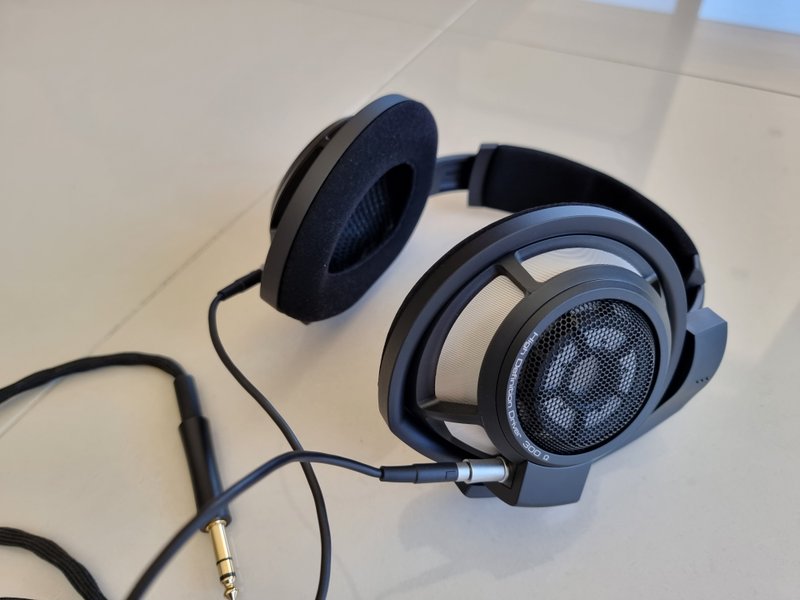 Sennheiser HD 800 S Open-Back Audiophile Headphones